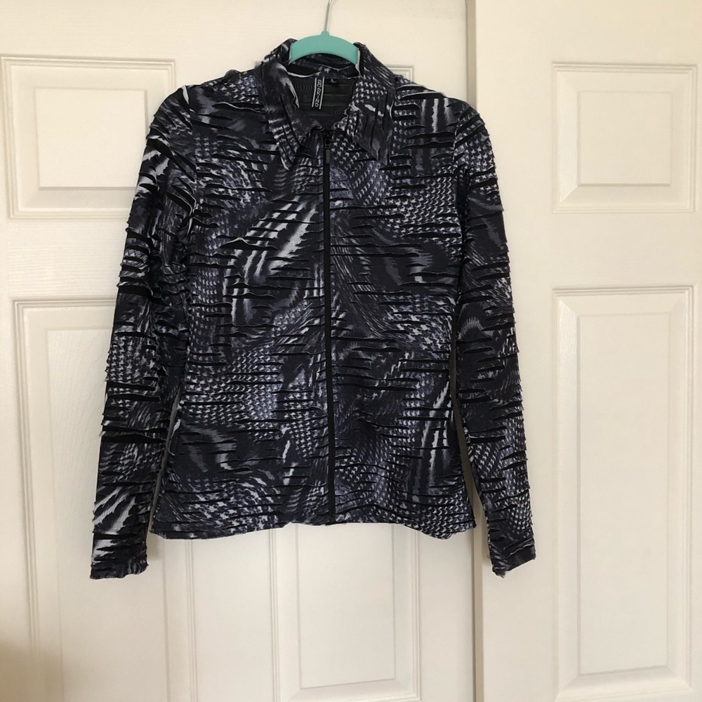 SNO SKINS lightweight zippered down jacket